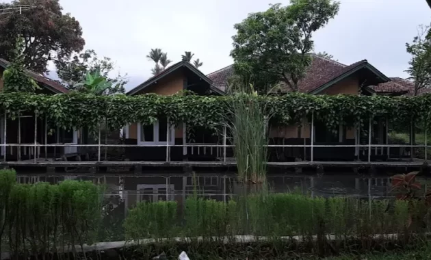 Villa Prabu Putragus Cisarua